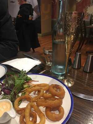 8 Sisters Cafe & Grill