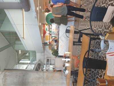 Rays Patisserie And Cafe