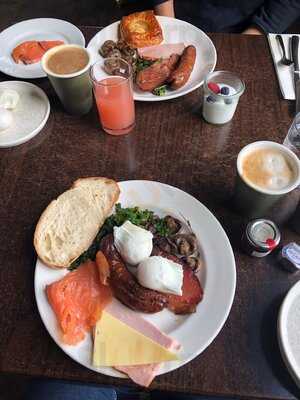 Joseph's Restaurant & Bar