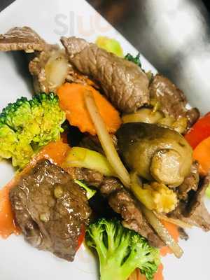 Dee Dee Thai Cuisine