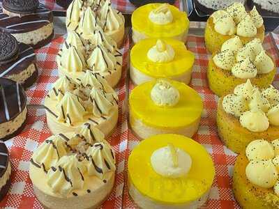 Feast Deli, Cafe & Wine Bar