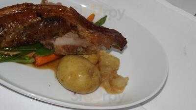 Clonny's On The Beach