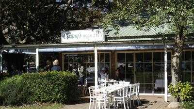 Clonny's On The Beach