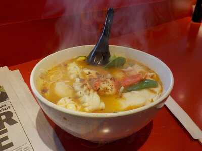 Noodle And Sushi Bar