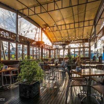 Raffael's Cafe Bar & Grill