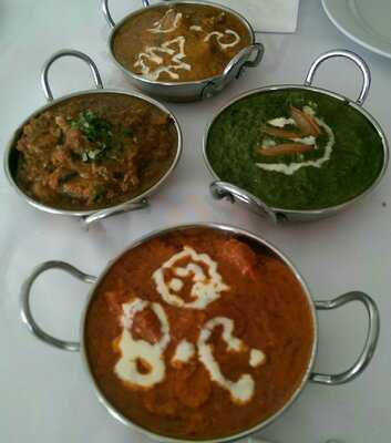 Minaas Restaurant And Cafe