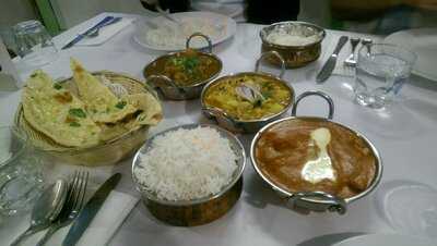 Minaas Restaurant And Cafe