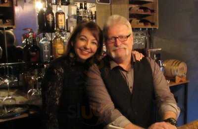 Bazz's Whine Bar