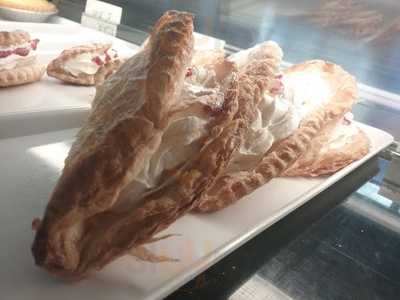 V N Rolls Bakery & Cafe