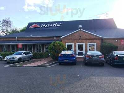 Pizza Hut Windsor Dine In