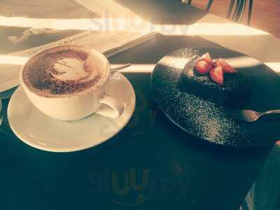 Mister & Missus M. Cafe