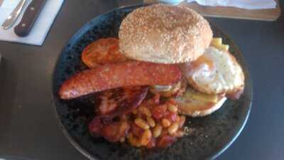 Mister & Missus M. Cafe