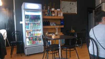 Mister & Missus M. Cafe