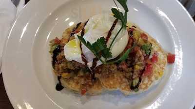 Feast Deli, Cafe & Wine Bar