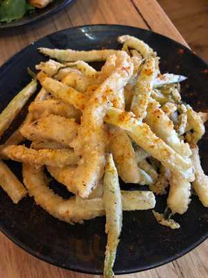 Feast Deli, Cafe & Wine Bar