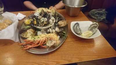 Dimasis Seafood & Oyster Bar