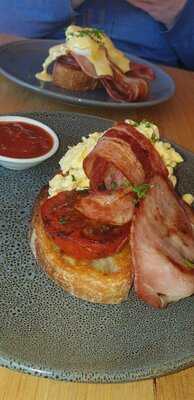 Ashmore On Bridge Street