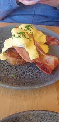 Ashmore On Bridge Street