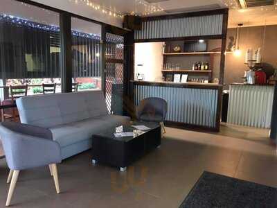 Siracusa Restaurant & Bar