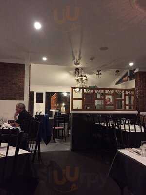 Tandoor And Curry Hut