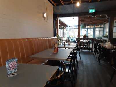 White Cockatoo Hotel