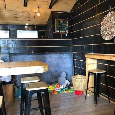 Platform 3095 Cafe Bar Eatery