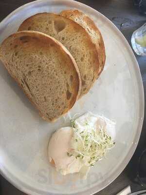 Allumer Coffee & Eatery