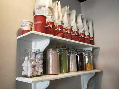 Allumer Coffee & Eatery