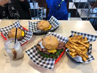 Ultimate's Pizza Cafe