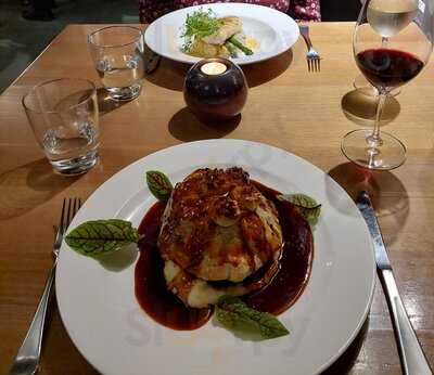 Rupert's Bar & Grill