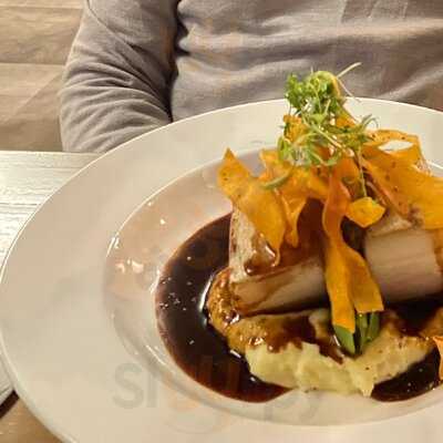 Rupert's Bar & Grill