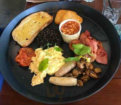 Alamanda Cafe And Providore