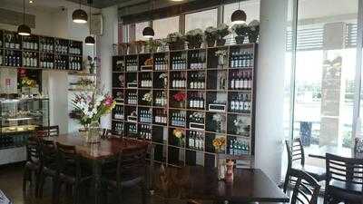 Alamanda Cafe And Providore