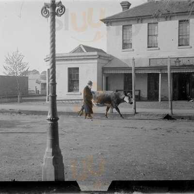 Flanagans Border Inn