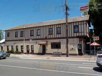 Flanagans Border Inn