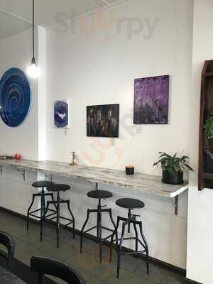 Six Sisters & A Pigeon