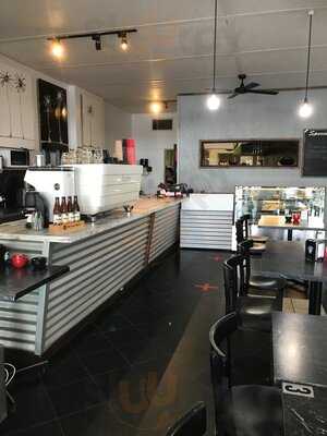 Six Sisters & A Pigeon