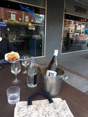 Shark Bait Bar And Grill