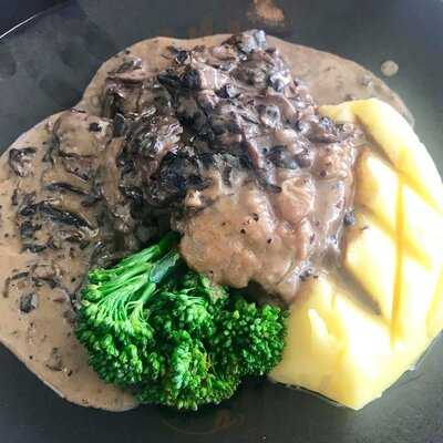 The Chase Bar And Bistro