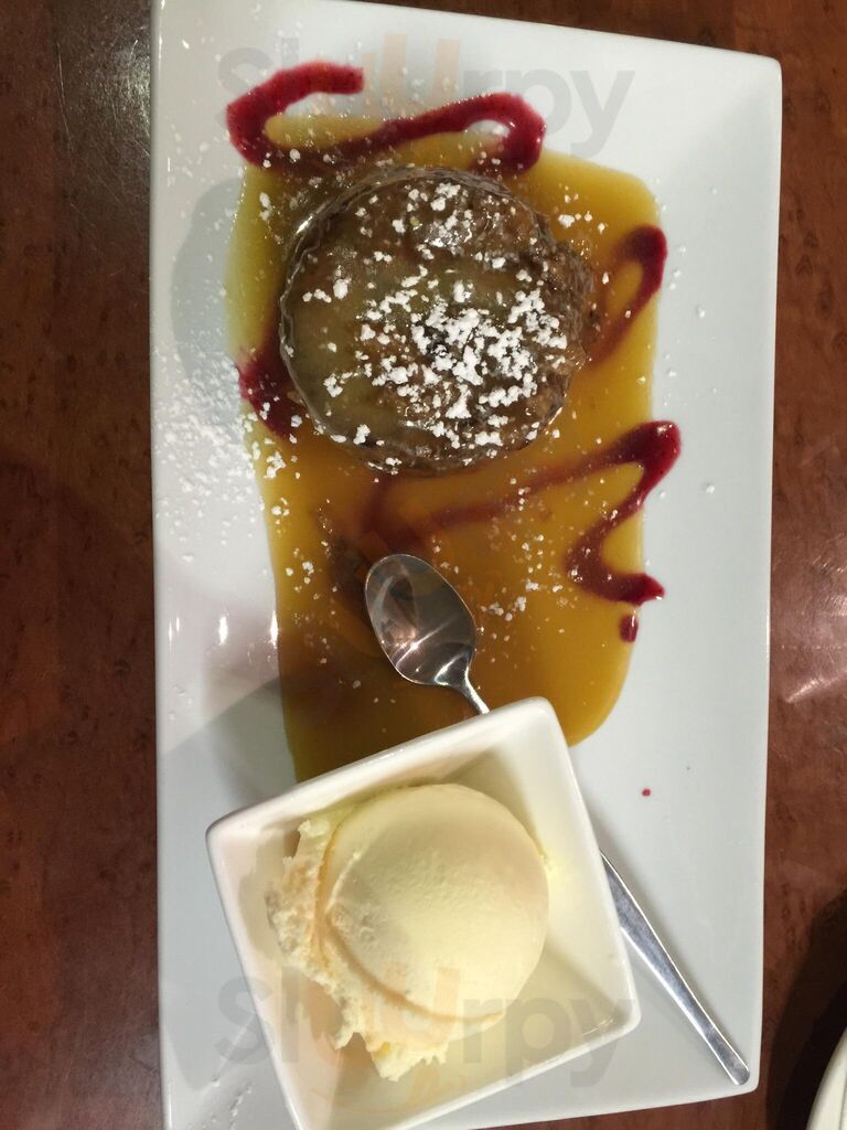 Zoobs Wood Fired Pizza Restaurant