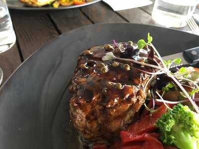 Max's Cafe & Restaurant