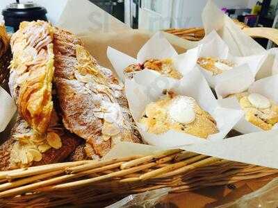 Skyes Cafe & Courtyard