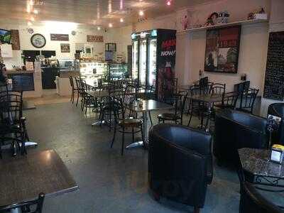 Skyes Cafe & Courtyard