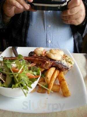 The Grove Bar And Grill