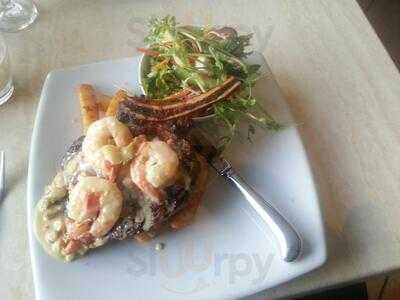 The Grove Bar And Grill