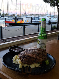 Hooked Restaurant & Grill