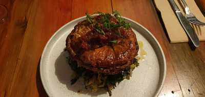 Ambermere Inn - Est 1845