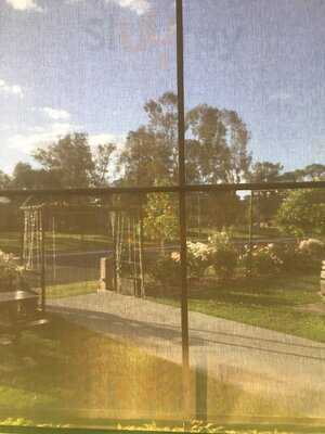 Hovell Bar And Grill