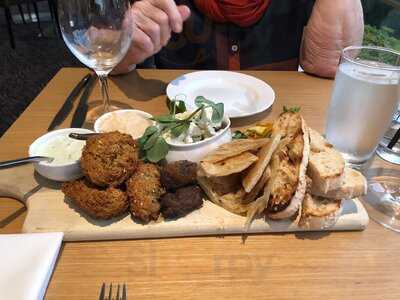 Hovell Bar And Grill