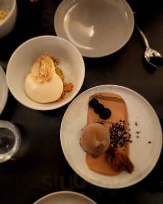 The Charles Dining Room